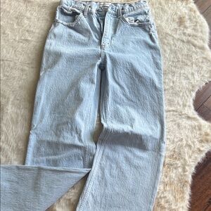 Abercrombie & Fitch jeans
Size 4